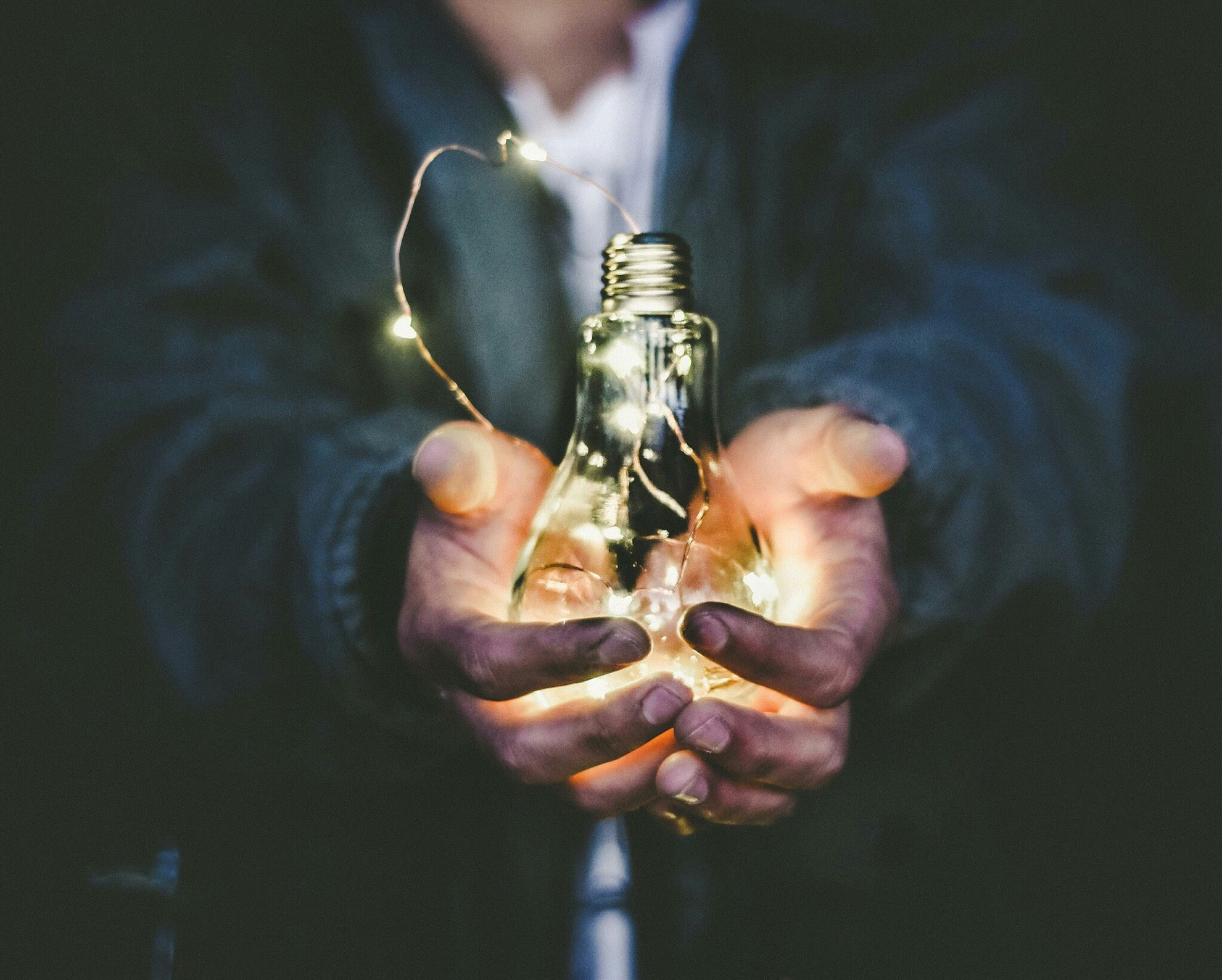 https://unsplash.com/photos/brown-game-pieces-on-white-surface-QozzJpFZ2lg?utm_content=creditShareLink&utm_medium=referral&utm_source=unsplash